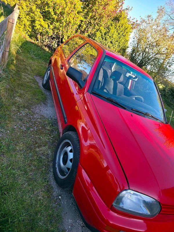 Używany VW Golf 60 KM (44 kW) 1996 Czerwony Coupe