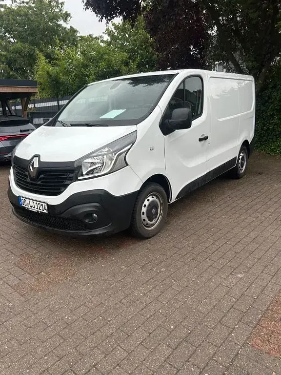 Gebraucht Renault Trafic 121 PS (88 kW) 2019 Weiß Van / Kleinbus