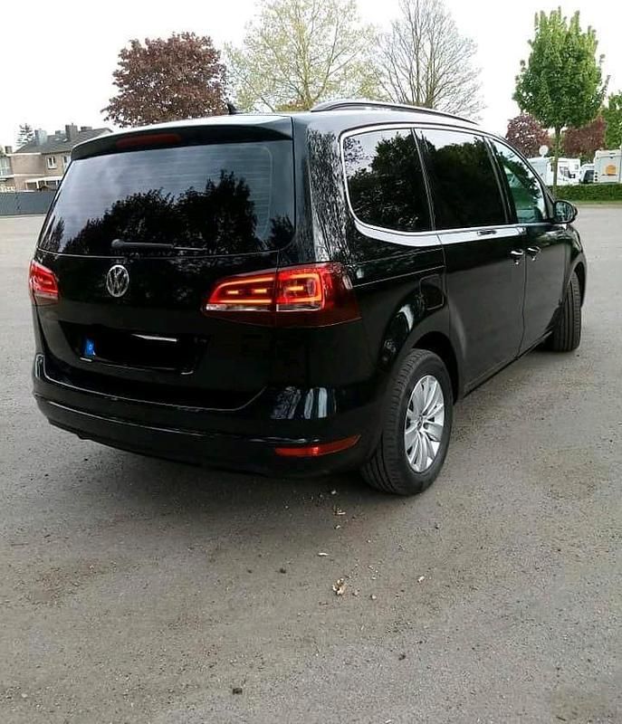 Gebraucht VW Sharan 150 PS (110 kW) 2016 Schwarz Van / Kleinbus