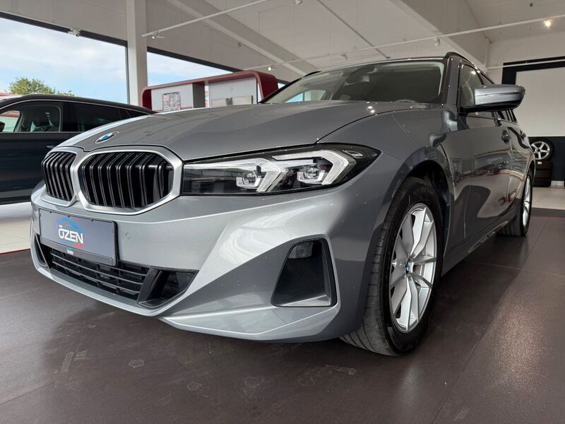 Grau Gebraucht 2022 BMW 320 Limousine | 27.480 € (Guter Preis) - Bild 1/3