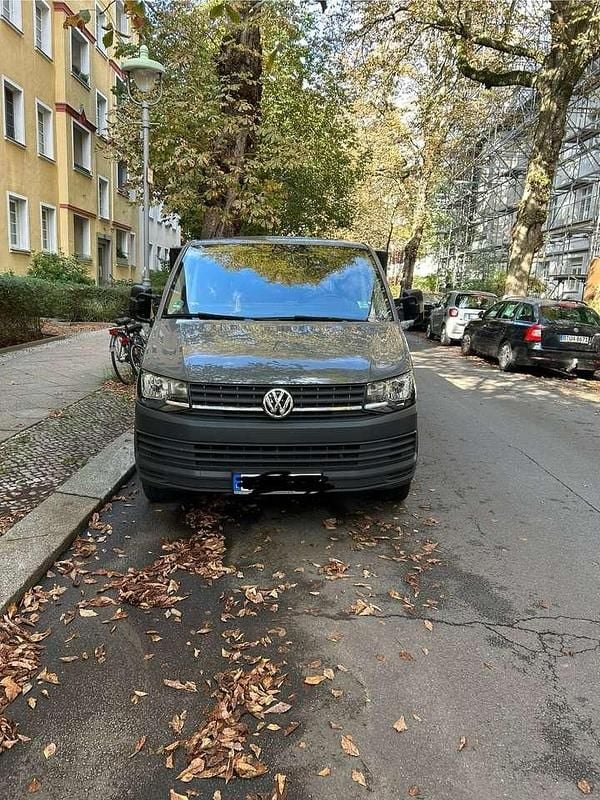 Gebraucht VW T6 102 PS (75 kW) 2018 Grau Van