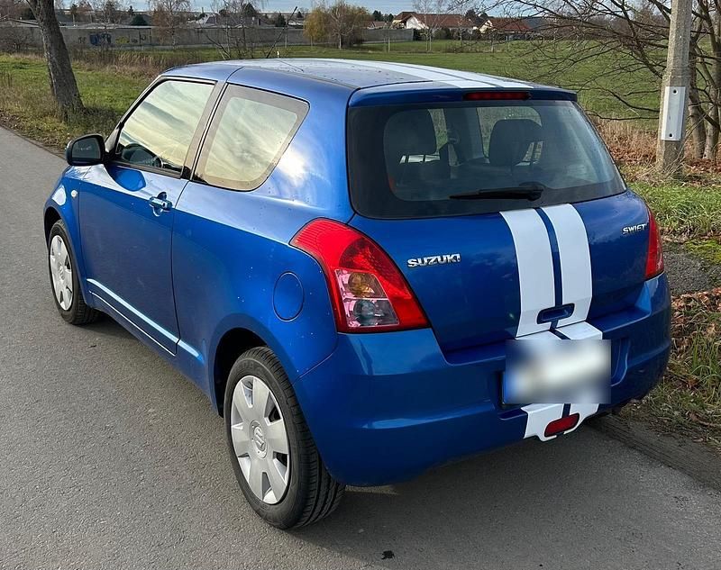 Gebraucht Suzuki Swift 92 PS (67 kW) 2008 Blau Kleinwagen