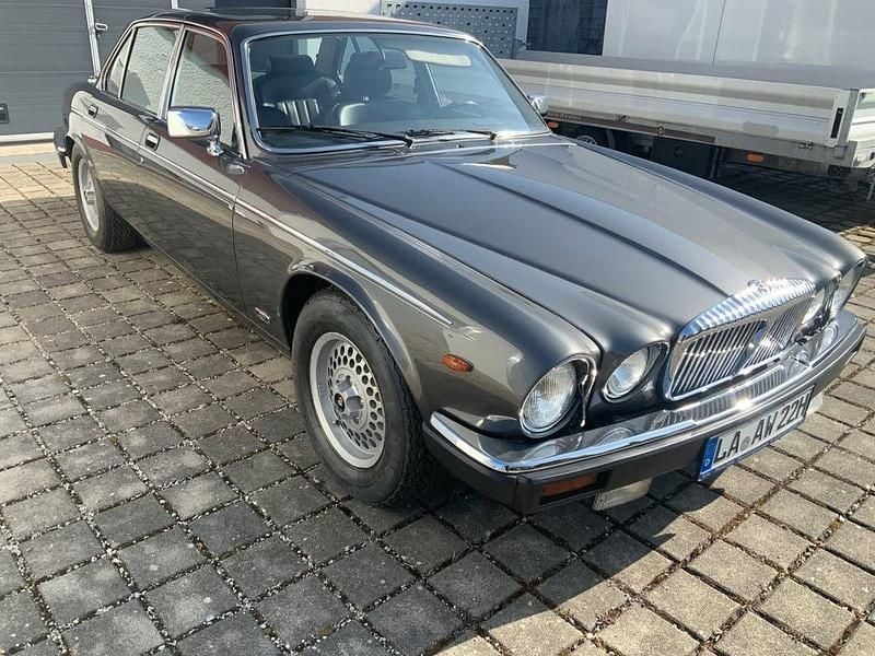 Gebraucht Jaguar XJ12 264 PS (194 kW) 1989 Grau Limousine