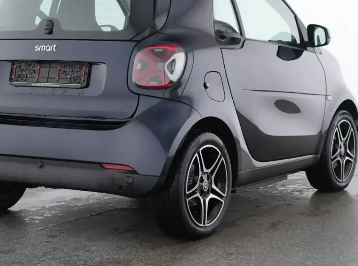 Gebraucht Smart ForTwo Coupé Prime Exclusive 60 kW (82 PS) 2024 Sapphire blue metallic Coupé