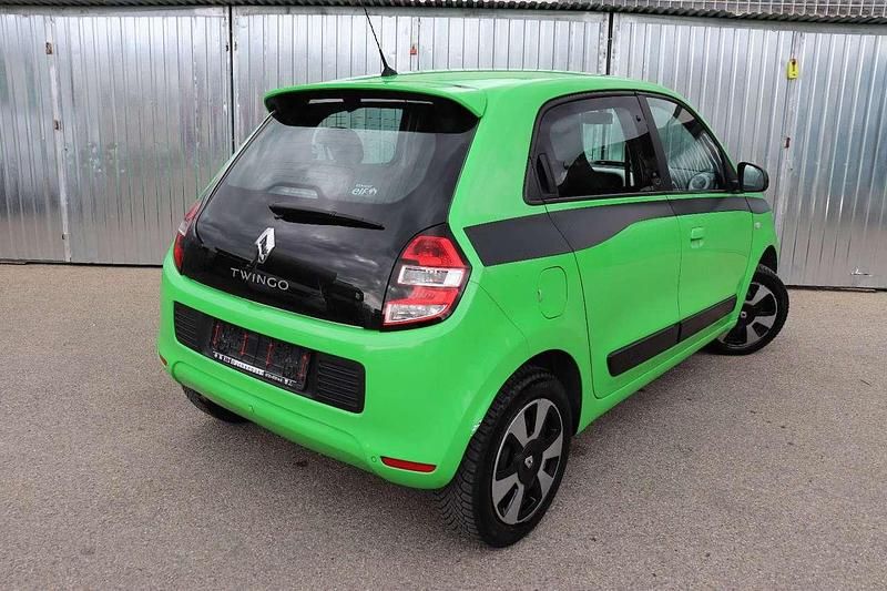 Gebraucht Renault Twingo SE 71 PS (52 kW) 2016 Pyreneesweiss/irischgrün Kleinwagen