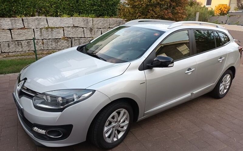 Silber Gebraucht 2016 Renault Mégane III Experience Limousine | 8.850 € (Fairer Preis) - Bild 1/4