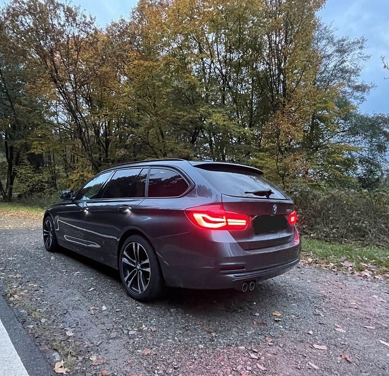 Gebraucht BMW 320 Sport Line 190 PS (139 kW) 2018 Grau Kombi