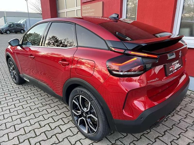 Gebraucht Citroën e-C4 Shine 100 kW (136 PS) 2024 Rot Limousine