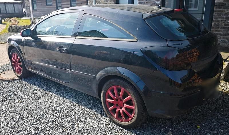 Gebraucht Opel Astra GTC 115 PS (84 kW) 2008 Schwarz Coupé
