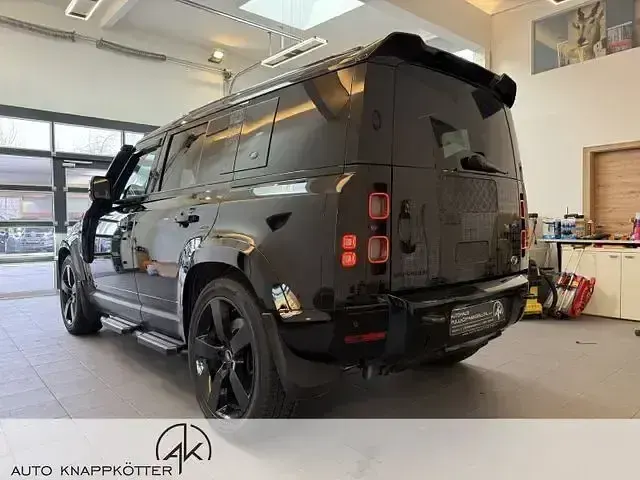 Gebraucht Land Rover Defender Carpathian Edition 525 PS (386 kW) 2021 Santorini black SUV