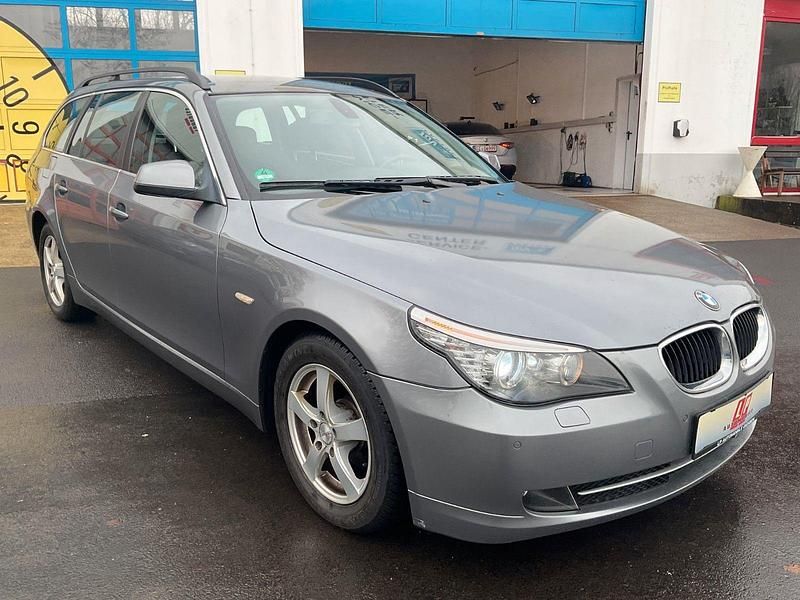 Gebraucht BMW 520 163 PS (119 kW) 2010 Grau Kombi