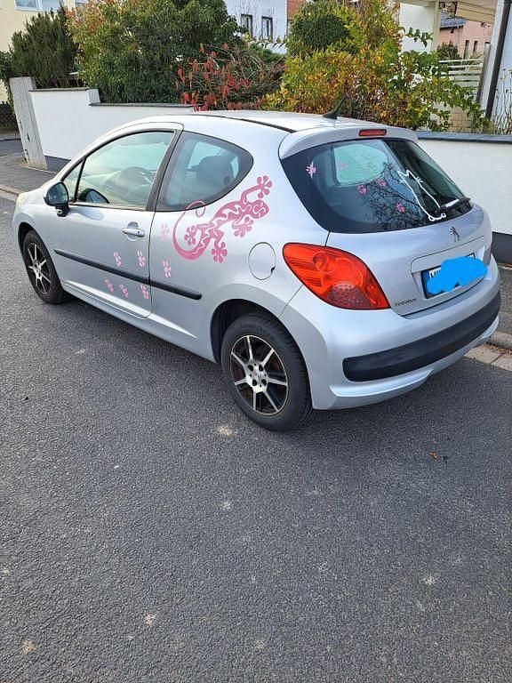 Gebraucht Peugeot 207 Urban Move 73 PS (53 kW) 2007 Silber Limousine