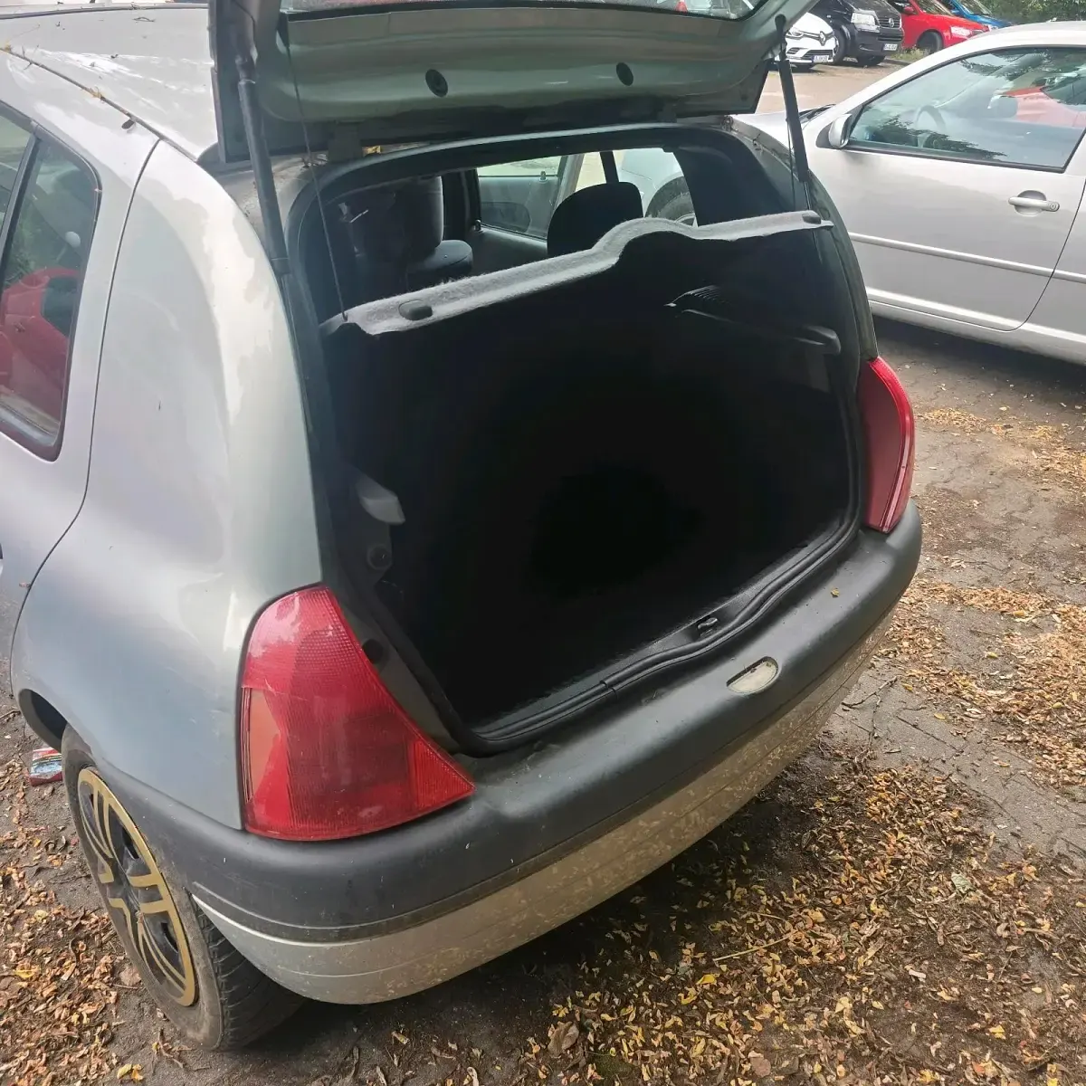 Gebraucht Renault Clio 58 PS (42 kW) 1999 Silber Kleinwagen