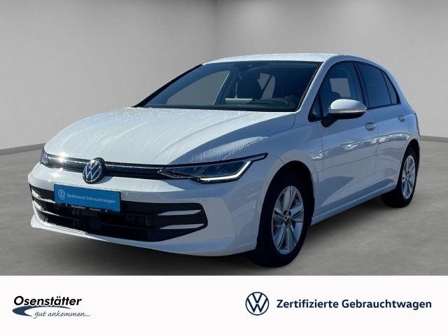 Schwarz (soulschwarz / soulschwarz / schwarz / storm grey) Gebraucht 2024 VW Golf VIII Life Limousine | 24.320 € (Fairer Preis) - Bild 1/4