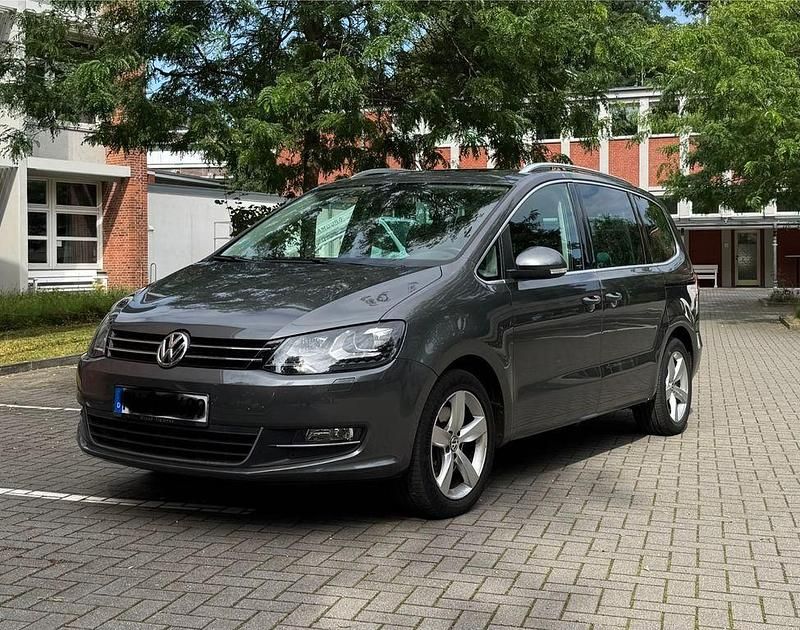 Grau Gebraucht 2013 VW Sharan Van / Kleinbus | 13.500 € (Fairer Preis) - Bild 1/4