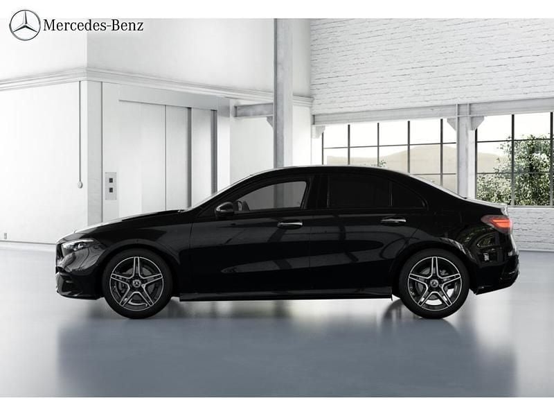 Gebraucht Mercedes A180 AMG 116 PS (85 kW) 2025 Metalliclack kosmosschwarz Limousine