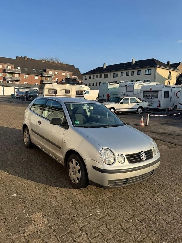 Gebraucht VW Polo 54 PS (39 kW) 2002 Silber Kleinwagen