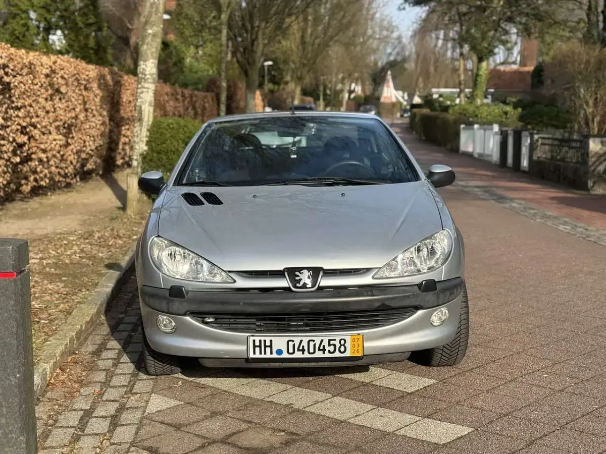 Gebraucht Peugeot 206 CC 109 PS (80 kW) 2001 Cabrio