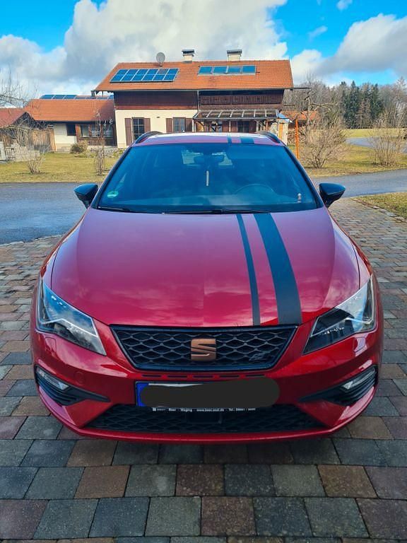 Rot Gebraucht 2019 Cupra Leon Limousine | 19.999 € (Guter Preis) - Bild 1/4