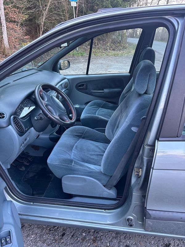 Gebraucht Renault Mégane 85 PS (62 kW) 1998 Grau Van / Kleinbus