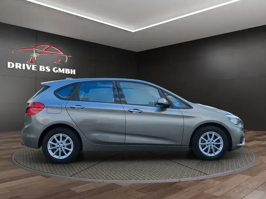 Gebraucht BMW 220 Active Tourer Basis 192 PS (141 kW) 2015 Silber Van / Kleinbus