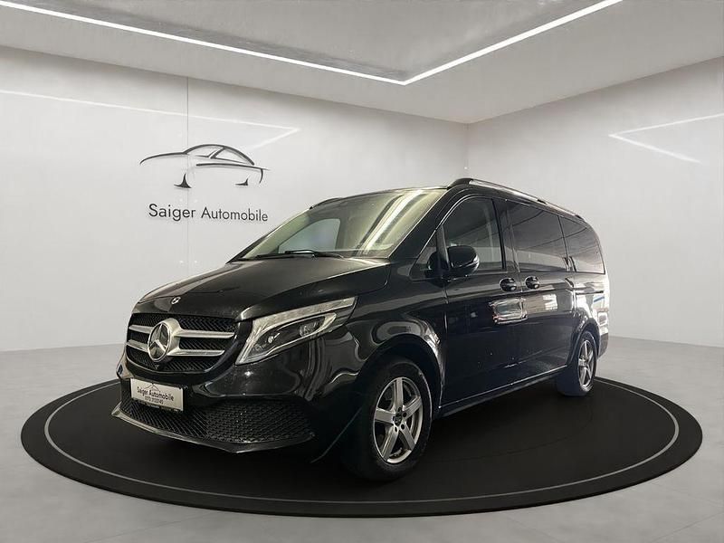 Schwarz Gebraucht 2019 Mercedes V300 Avantgarde Edition Van / Kleinbus | 43.790 € (Guter Preis) - Bild 1/4
