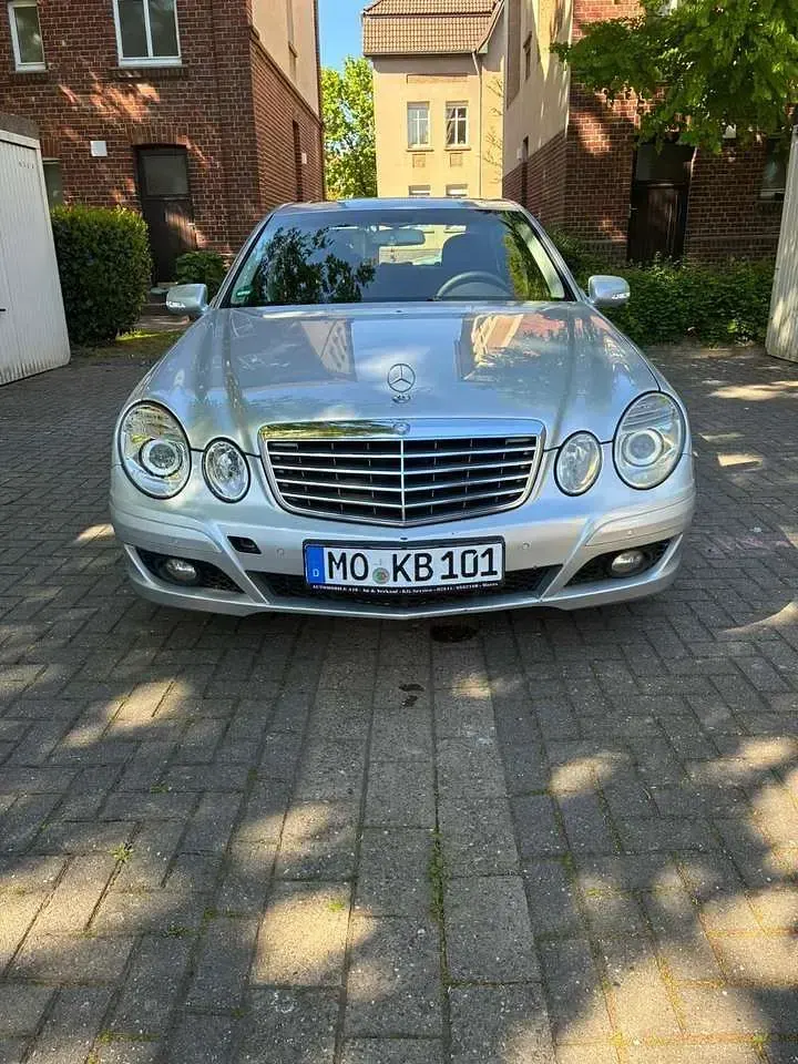 Gebraucht Mercedes E220 Elegance 170 PS (125 kW) 2007 Grau Limousine