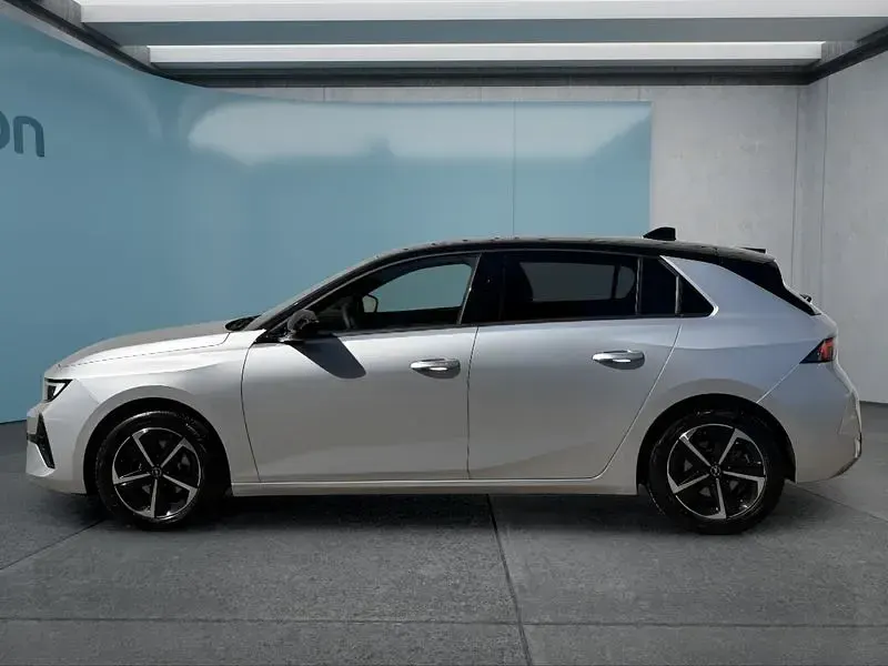 Używany Opel Astra 131 KM (96 kW) 2025 Hatchback