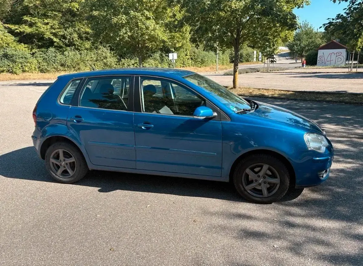 Gebraucht VW Polo 75 PS (55 kW) 2006 Blau Kleinwagen