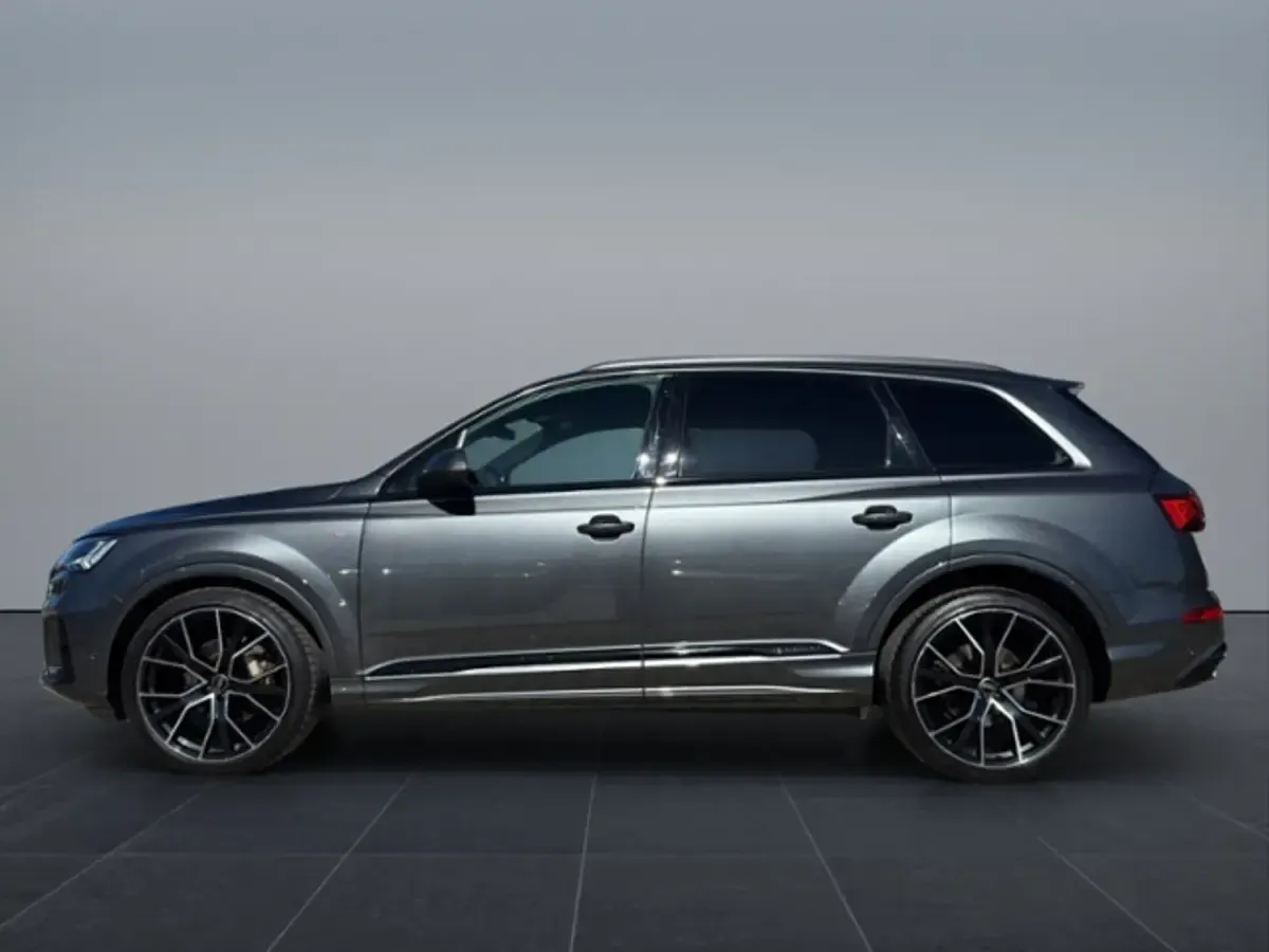 Gebraucht Audi Q7 Competition 286 PS (210 kW) 2023 Daytonagrau perleffekt SUV