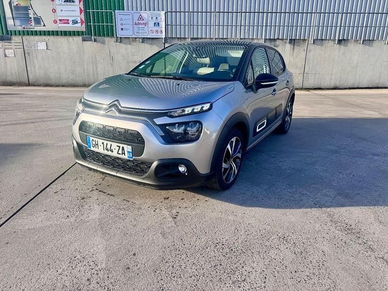 Grau Gebraucht 2022 Citroën C3 Shine Limousine | 13.300 € (Guter Preis) - Bild 1/4