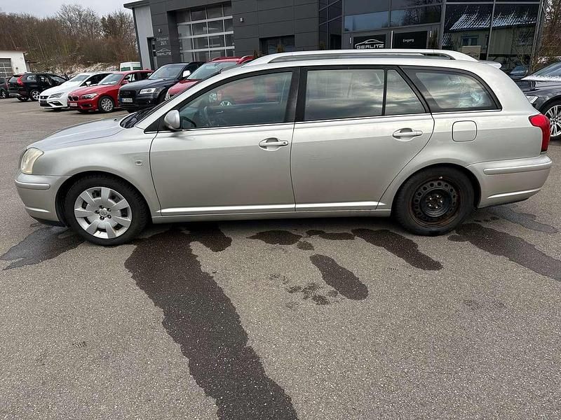Gebraucht Toyota Avensis Sol 129 PS (94 kW) 2005 Silver metallic Kombi