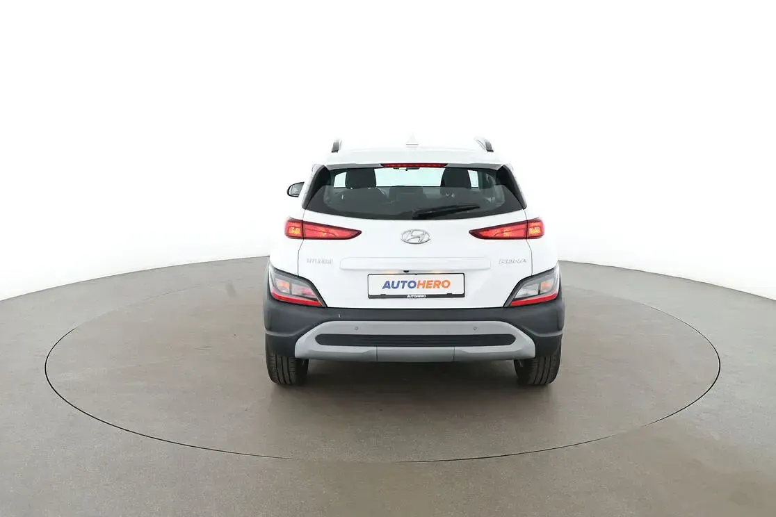 Gebraucht Hyundai Kona Pure 120 PS (88 kW) 2021 Weiß SUV