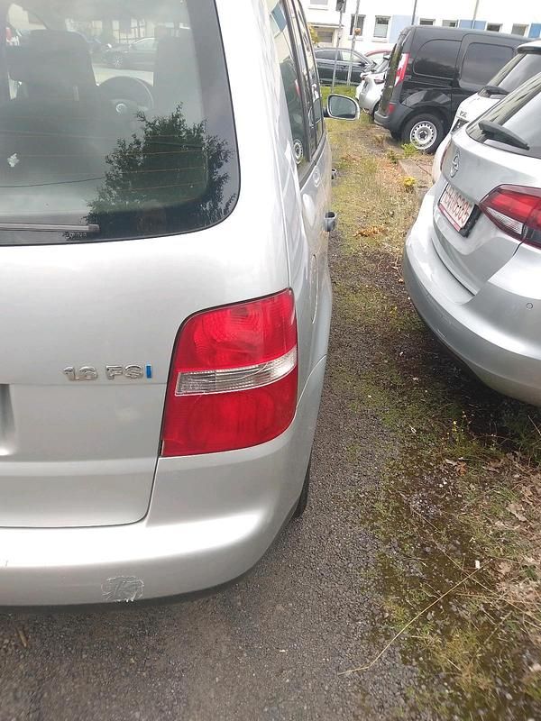 Silber Gebraucht 2005 VW Touran Van / Kleinbus | 3.100 € (Etwas zu teuer) - Bild 1/4