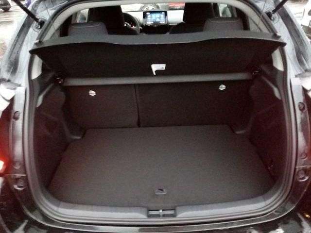 Neu Toyota Yaris Team 131 PS (96 kW) 2025 Schwarz Limousine