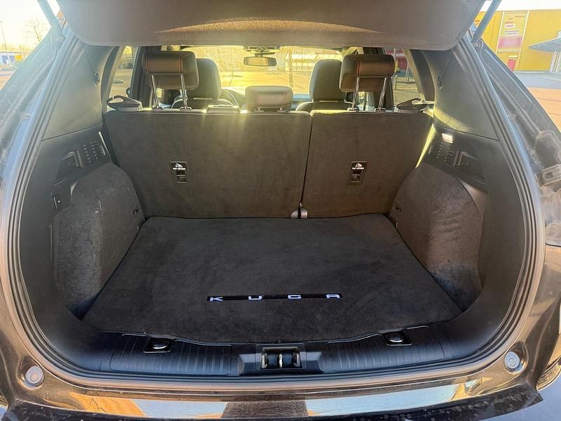 Gebraucht Ford Kuga ST-Line 190 PS (139 kW) 2020 Schwarz SUV