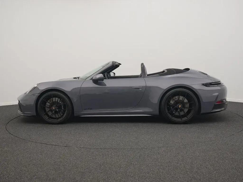 Gebraucht Porsche 992 541 PS (397 kW) 2025 Grau Cabrio
