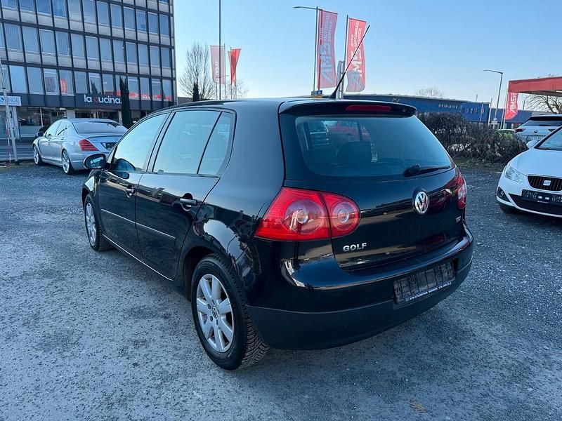 Gebraucht VW Golf V 105 PS (77 kW) 2005 Schwarz Kleinwagen