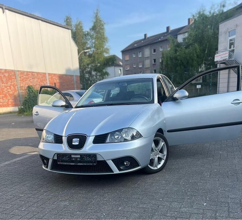 Silber Gebraucht 2006 Seat Ibiza Kleinwagen | 750 € (Guter Preis) - Bild 1/4