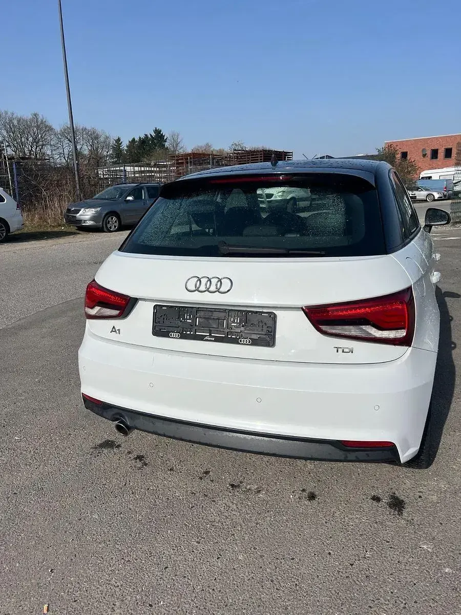 Gebraucht Audi A1 Sportback Design 90 PS (66 kW) 2018 Weiß Kleinwagen