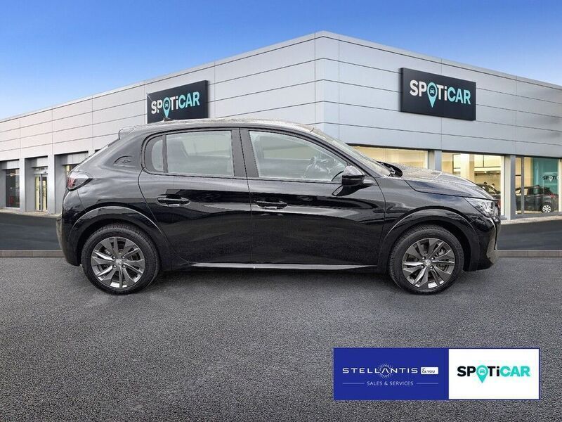 Gebraucht Peugeot e-208 Active 100 kW (136 PS) 2022 Schwarz Kleinwagen