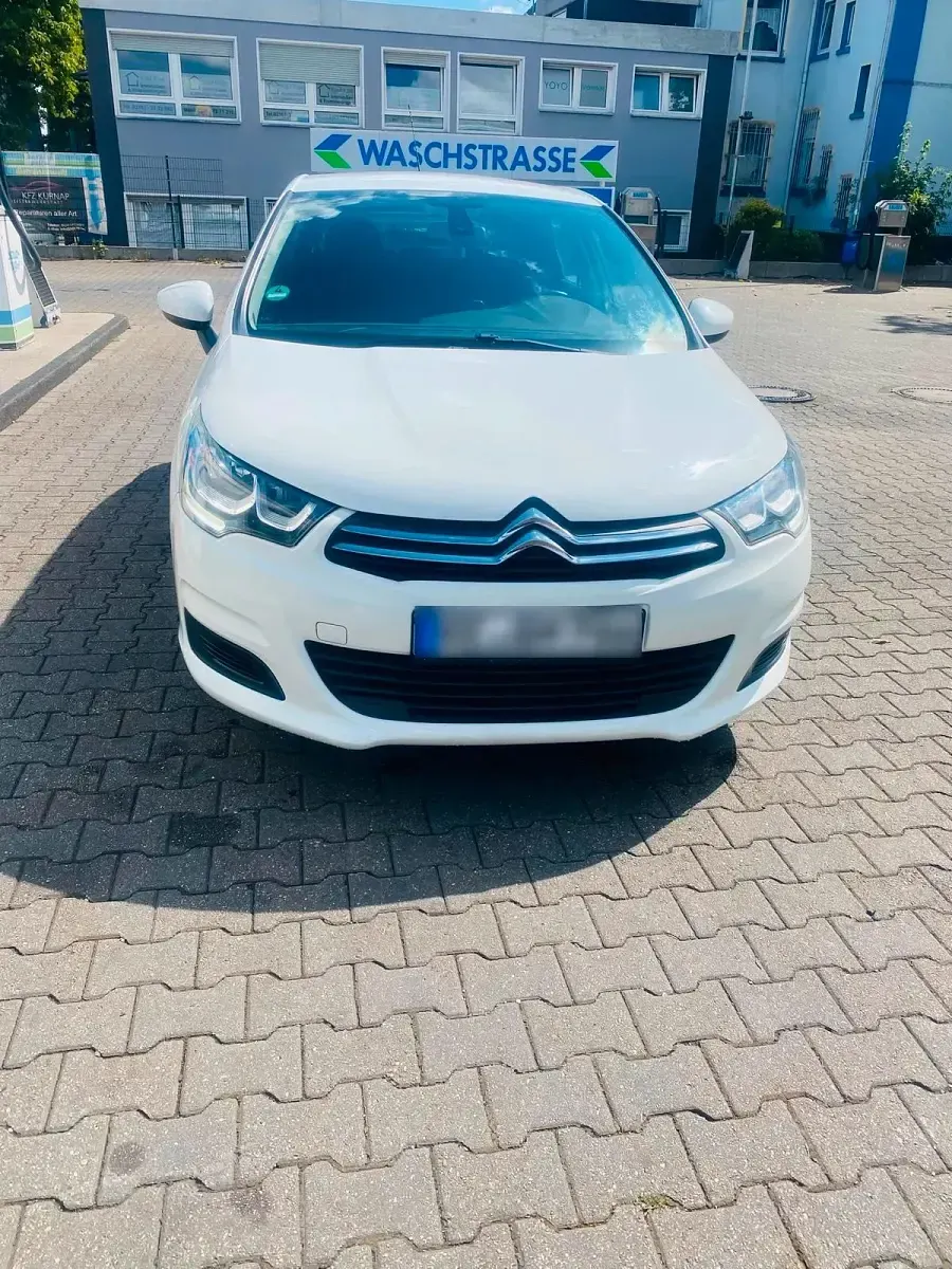 Gebraucht Citroën C4 130 PS (95 kW) 2015 Weiß Limousine