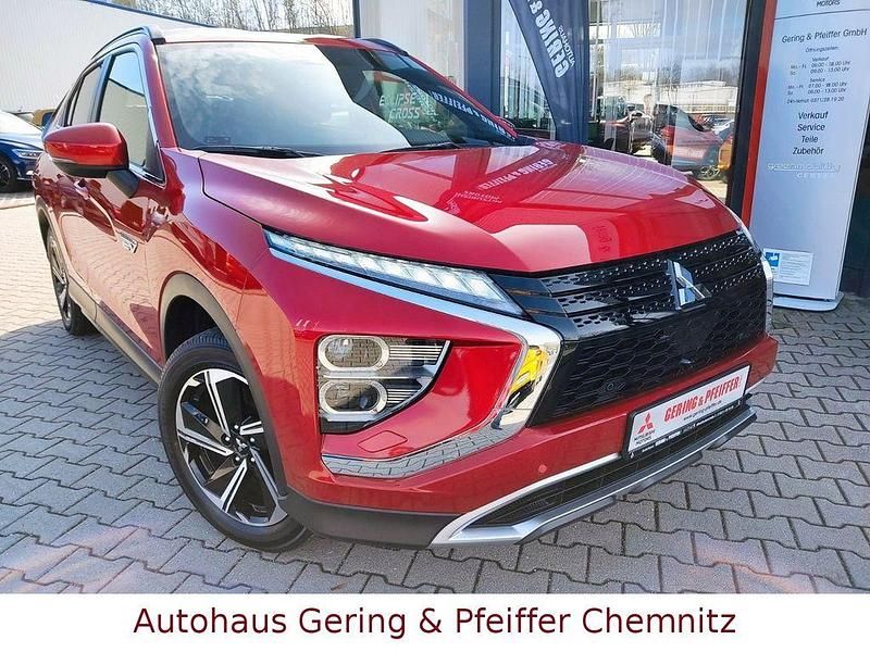 Rot Gebraucht 2022 Mitsubishi Eclipse Cross Plus SUV | 28.690 € (Teuer) - Bild 1/4