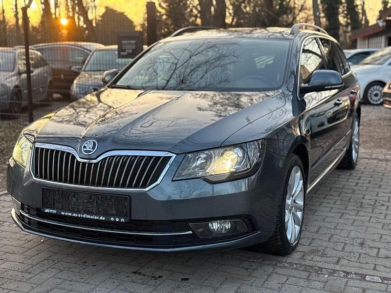 Gebraucht Skoda Superb 140 PS (102 kW) 2015 Grau Kombi