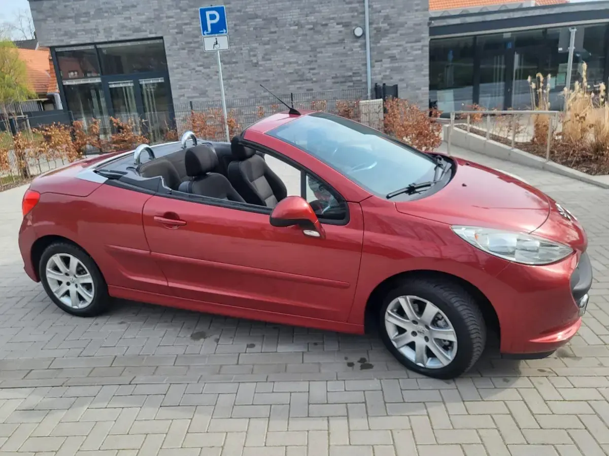 Gebraucht Peugeot 207 CC 120 PS (88 kW) 2008 Rot Cabrio