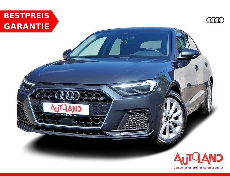 Grau Gebraucht 2022 Audi A1 Sportback Comfort Kleinwagen | 22.950 € (Etwas zu teuer) - Bild 1/4