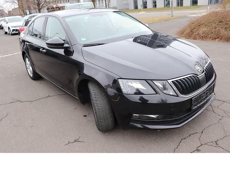 Gebraucht Skoda Octavia Ambiente 116 PS (85 kW) 2018 Schwarz Limousine