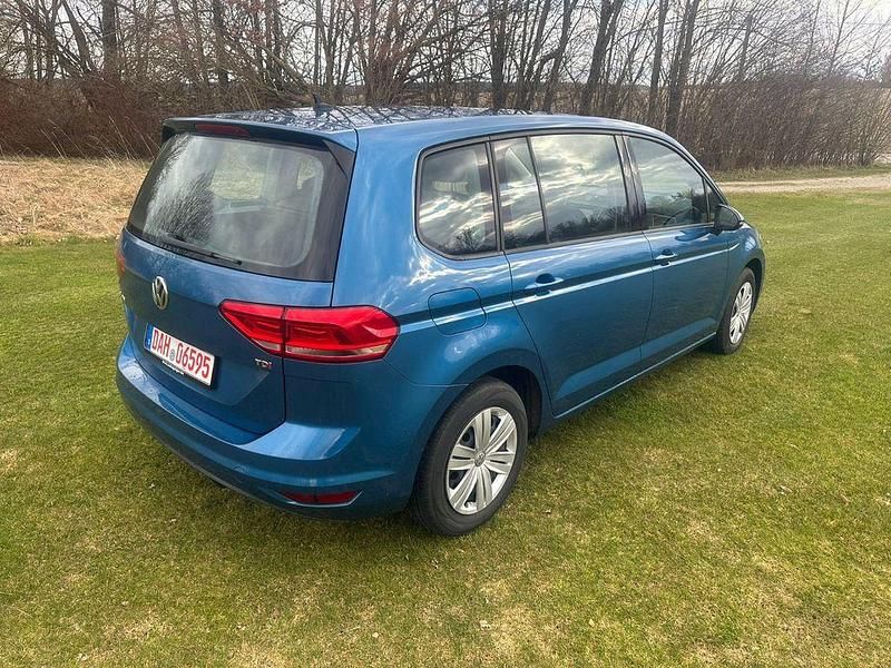 Gebraucht VW Touran Comfortline 116 PS (85 kW) 2016 Blaumetallic Van / Kleinbus