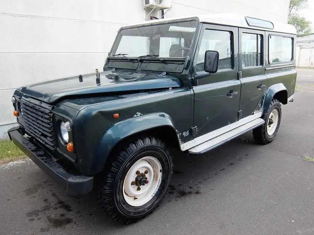 Gebraucht Land Rover Defender 113 PS (83 kW) 1998 Grün Kombi
