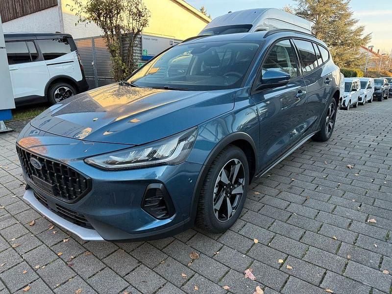 Neu Ford Focus Active X 155 PS (114 kW) 2025 Blau Limousine